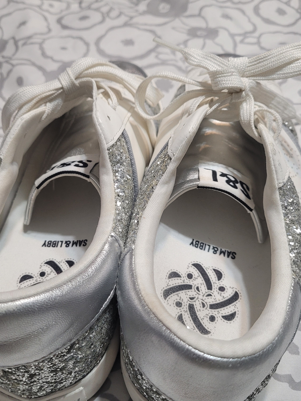 Women's White and Silver Glitter Low-Top Sneakers 9.5 - Picture 5 of 6